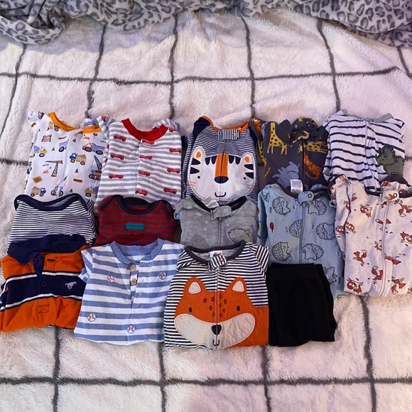 HUGE BUNDLE- 3-6 MONTH BABY BOY CLOTHES - Picture 1 of 3